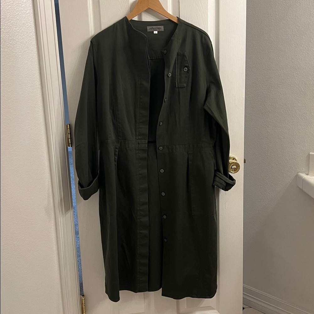 Stylish Dark Green Button-Up Jacket